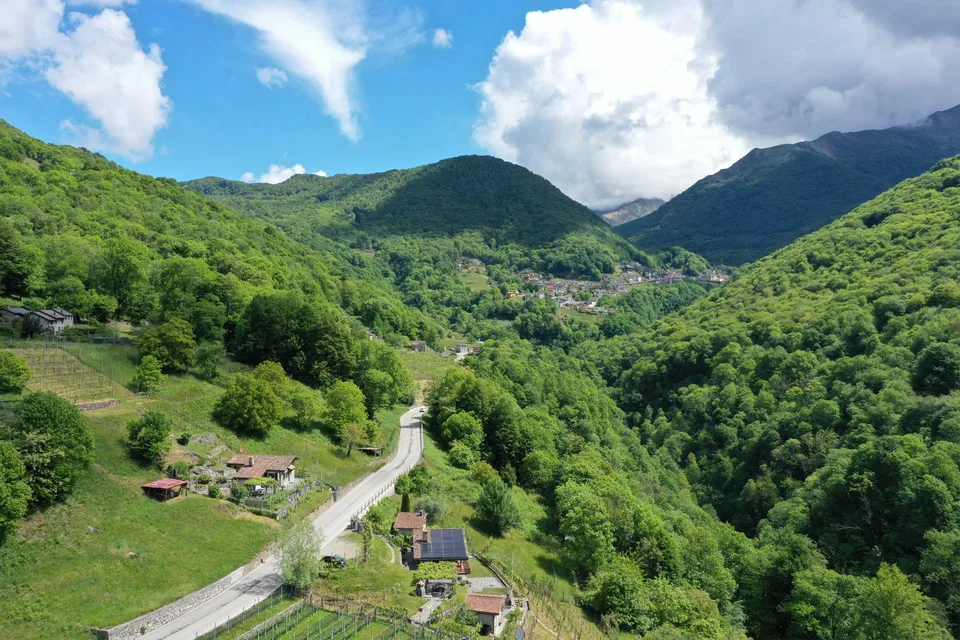 Schönes Haus in ruhiger Lage und schönem Rebberg in Medeglia – Foto 16 von 18