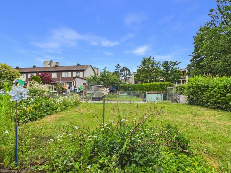 Sonniges Reiheneckhaus mit Garten und Ausbaureserve in Bern-Bethlehem