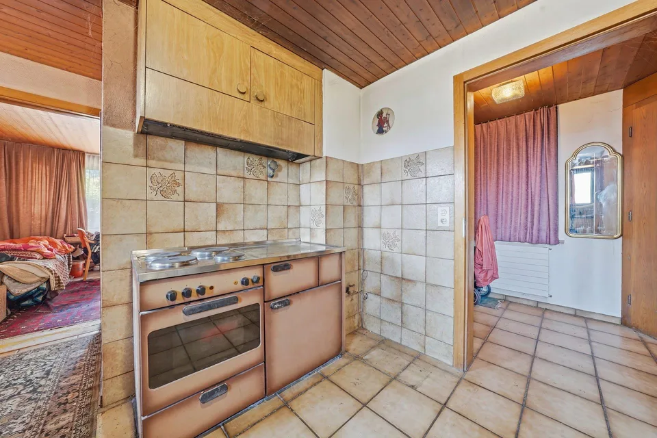 RESERVIERT: Altbau mit Charme und Potenzial – Foto 9 von 11