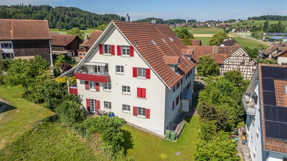 5.5-Zimmer-Maisonette-Traum:  Rückzugsort mit Aussicht in Dinhard