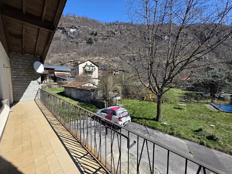 SPAZIOSA E ACCOGLIENTE CON GIARDINO
