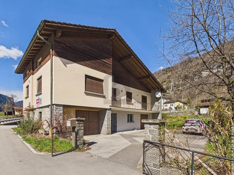 SPAZIOSA E ACCOGLIENTE CON GIARDINO