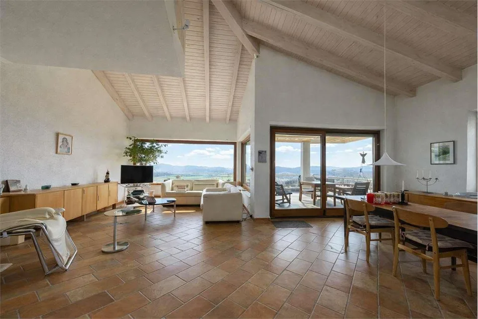 Casa bifamiliare con vista imprendibile a Besazio