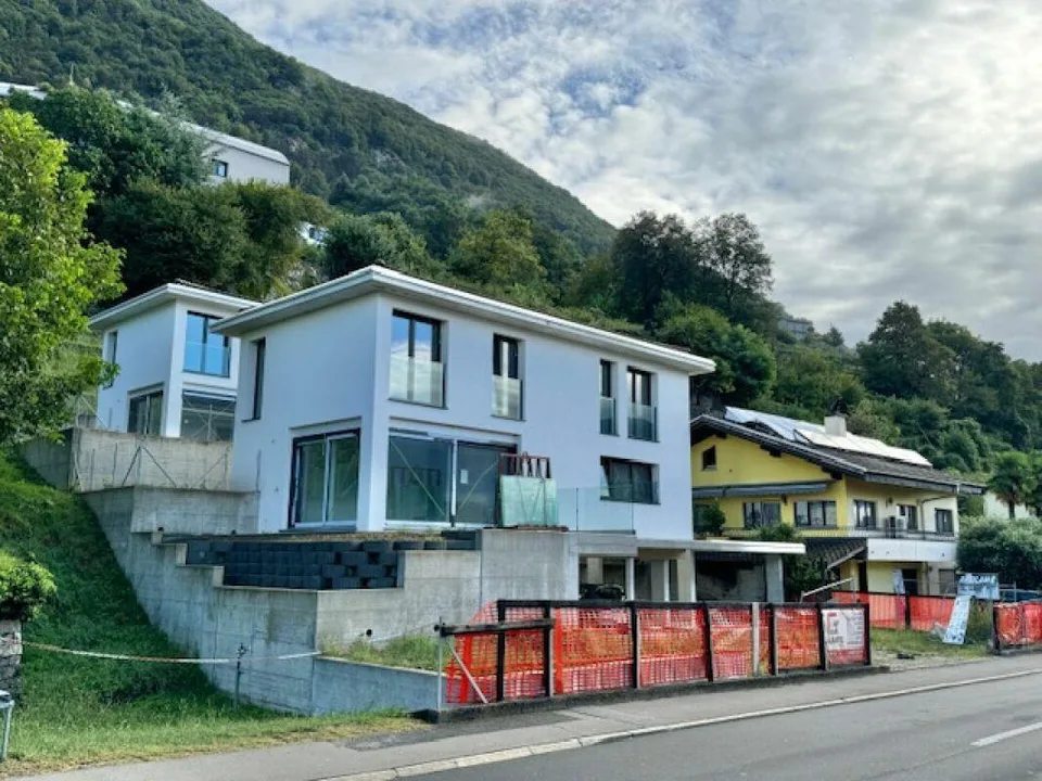 VENDESI A CUGNASCO - NUOVA CASA UNIFAMILIARE 4.5 LOCALI