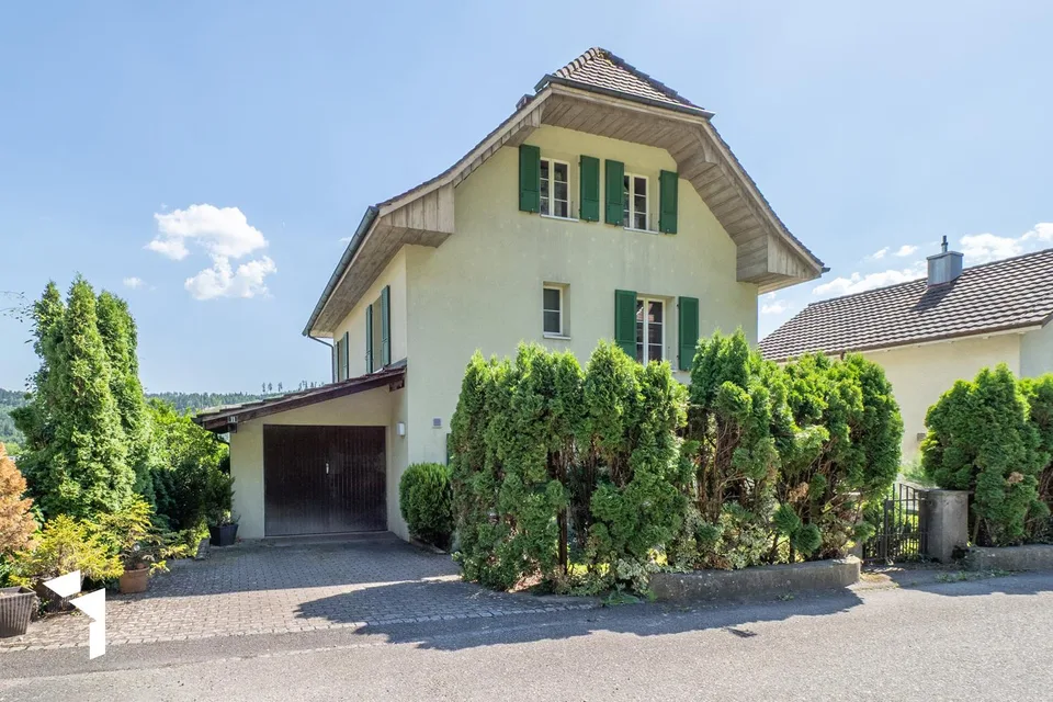 Fehr Immobilien - Sonnig gelegenes 5.5-Zi.-Einfamilienhaus