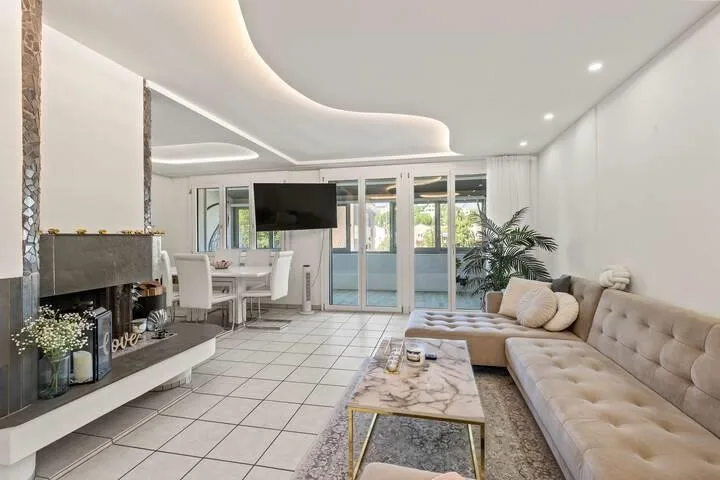 ILLNAU: 4.5-ZIMMER MIT WINTERGARTEN & GARAGE