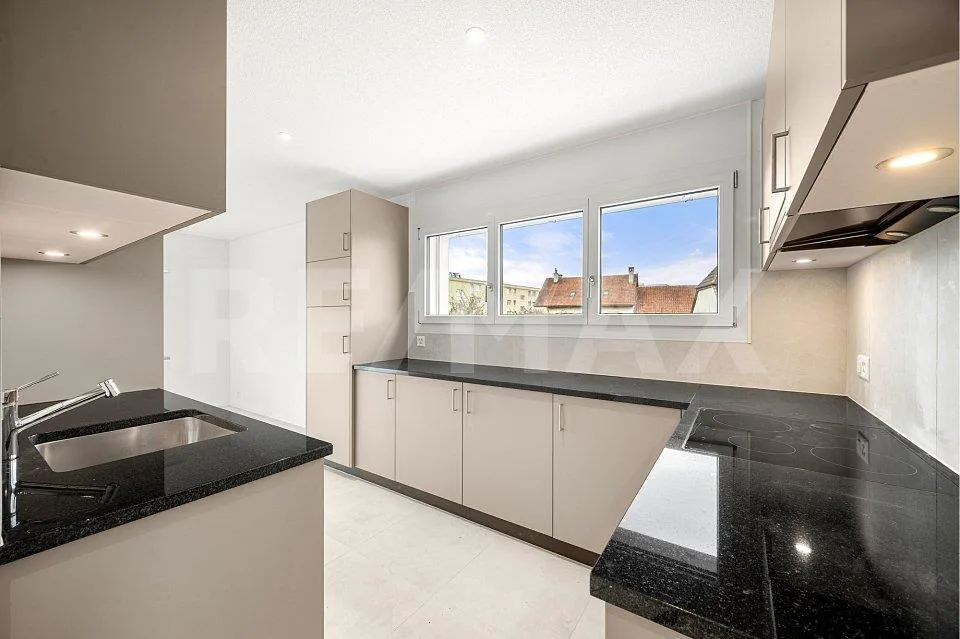 Charmant 4,5 pièces premier propriétaire, terrasse et luminosité optimale – Foto 10 von 15