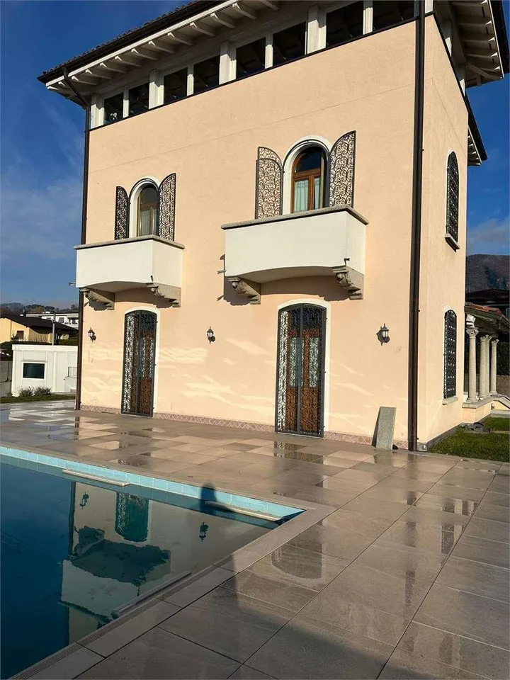 Superbe villa avec piscine à Balerna – photo 6 sur 13