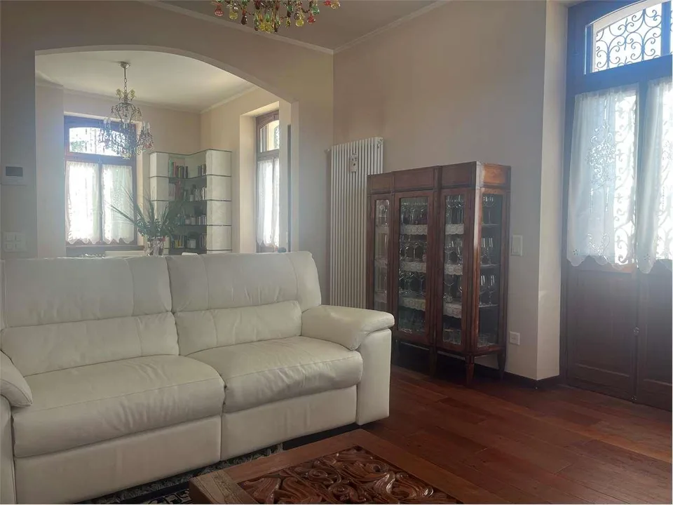 Superbe villa avec piscine à Balerna – photo 12 sur 13