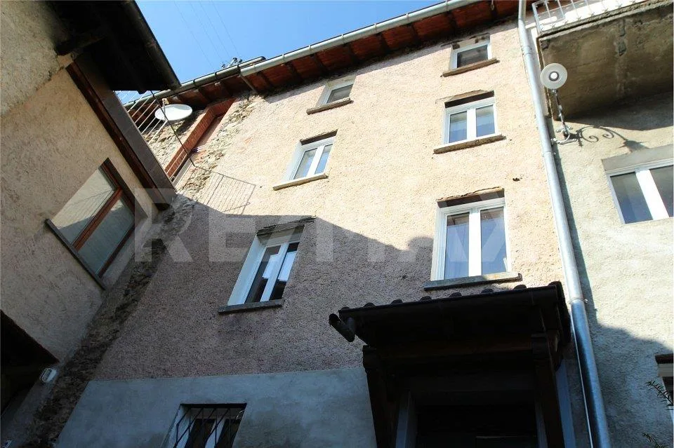 Valcolla: Unica e rara casa nel nucleo con progetto di ristrutturaz...