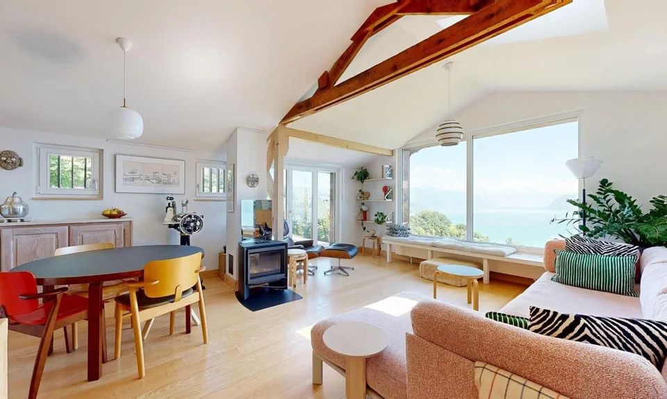 Die Eleganz eines Chalets zwischen See, Weinbergen und Bergen