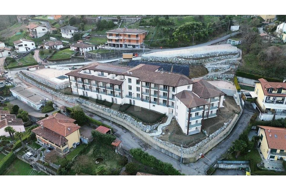 Casa con giardino e vista lago (Italia)