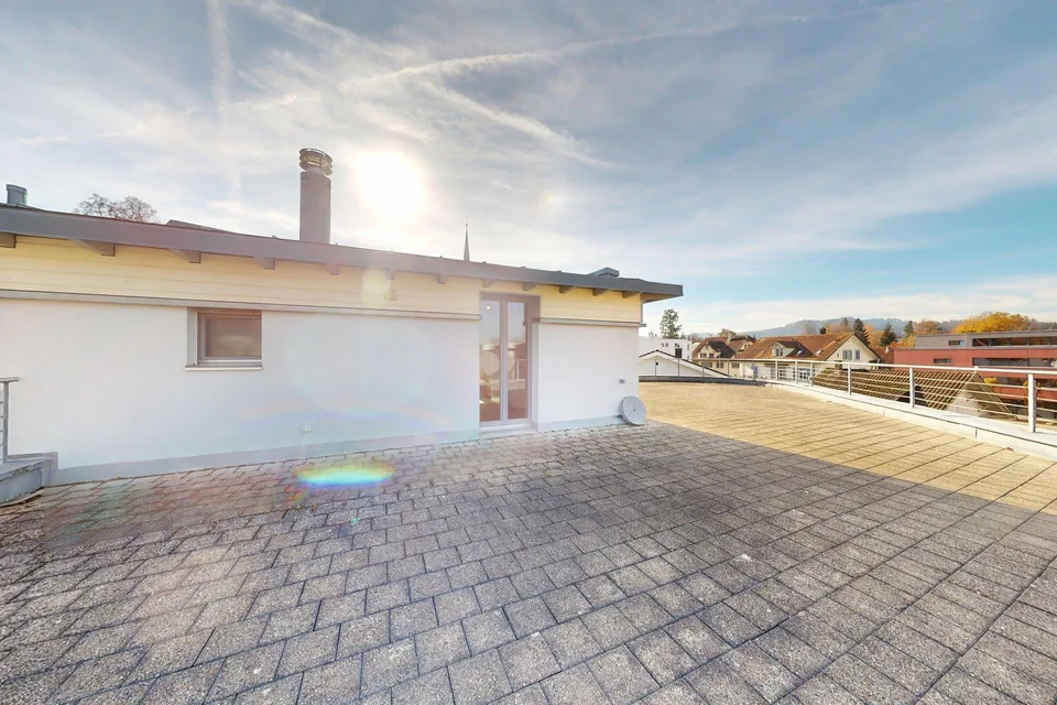 Abitare illuminato con terrazza sul tetto