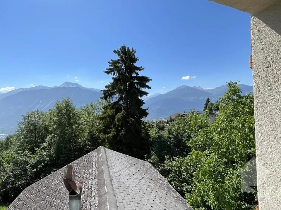 Maison ancienne en partie transformée: 1 duplex et 1 niveau à aménager
