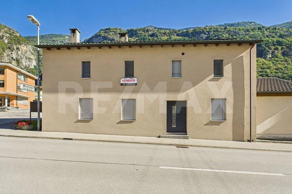 Casa singola ristrutturata con due unità abitative locate ideale anche per investimento