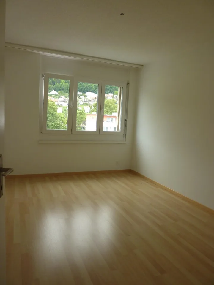 1. Rent Free - Family Friendly - Spacious