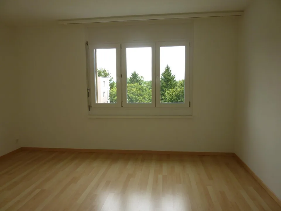 1. Rent Free - Family Friendly - Spacious