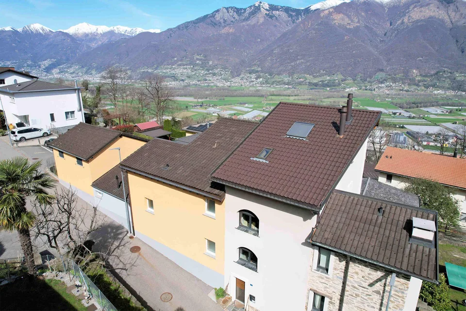 Spaziosa villetta completamente rinnovata a soli 15 minuti da Bellinzo