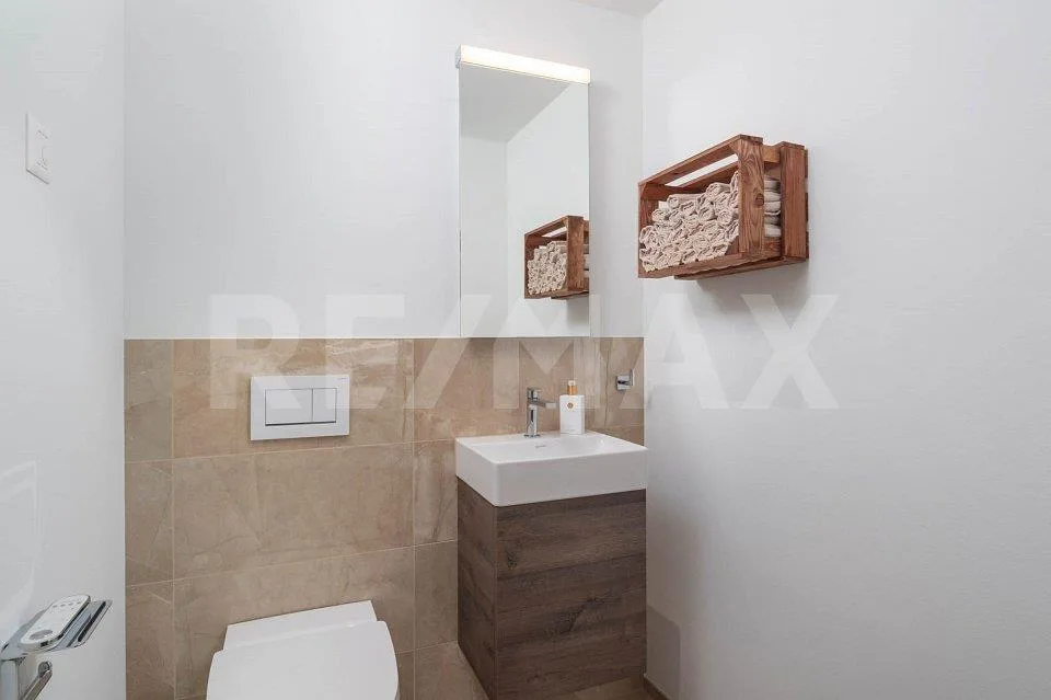 Appartement neuf, moderne avec loggia vitrée et belle vue lointaine – photo 7 sur 13