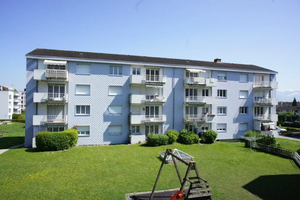 Grosszügiger Grundriss und Balkon mit wunderschöner Aussicht zur Er...