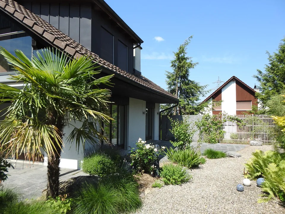 Einfamilienhaus mit grossem Garten