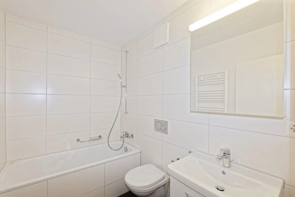 Ampio spazio abitativo & balcone soleggiato - visita ora!