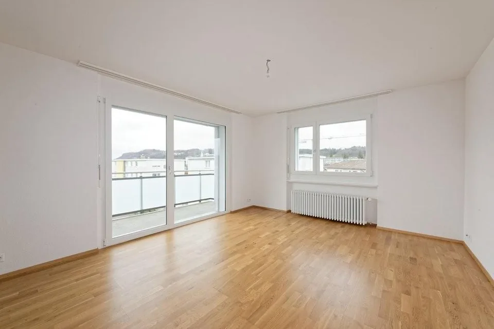 Ampio spazio abitativo & balcone soleggiato - visita ora!