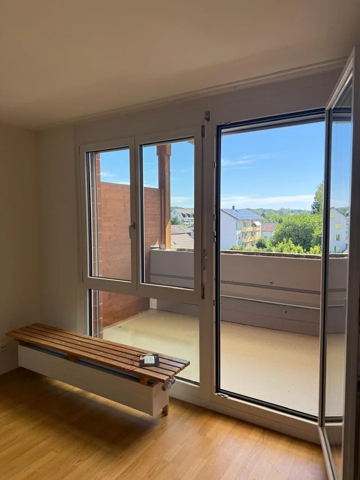 Bright studio with balcony on the top floor