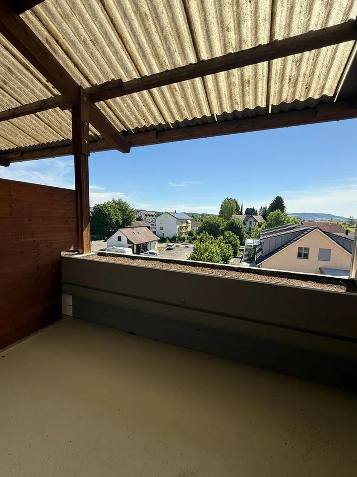 Helles Studio mit Balkon im Dachgeschoss