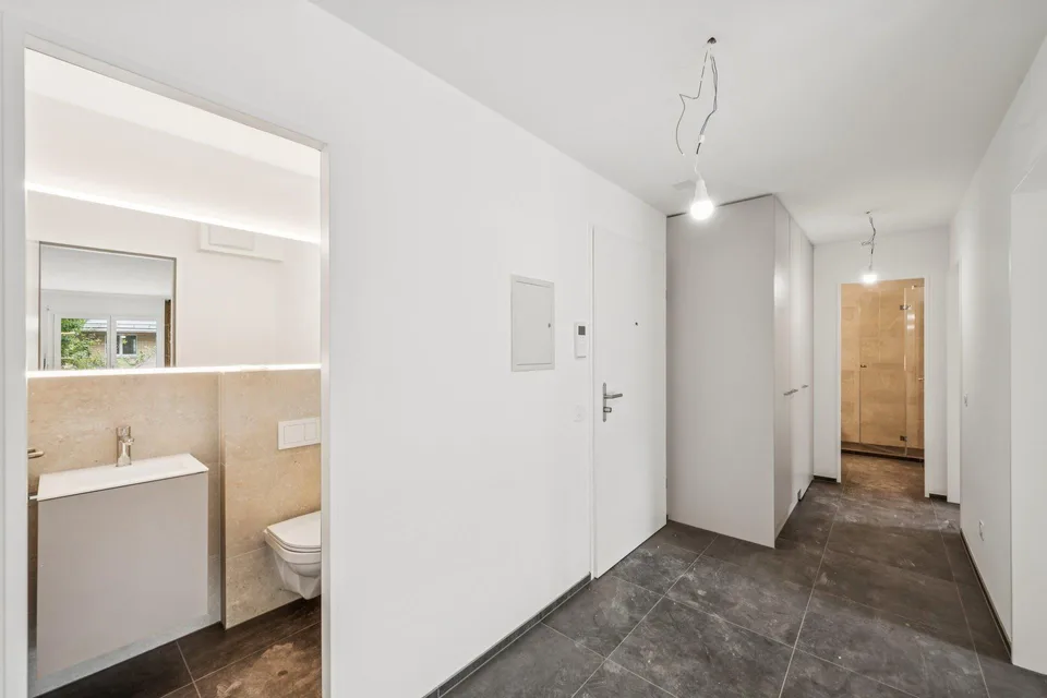 First-time occupancy after renovation - spacious apartment with garden seating – photo 7 of 8