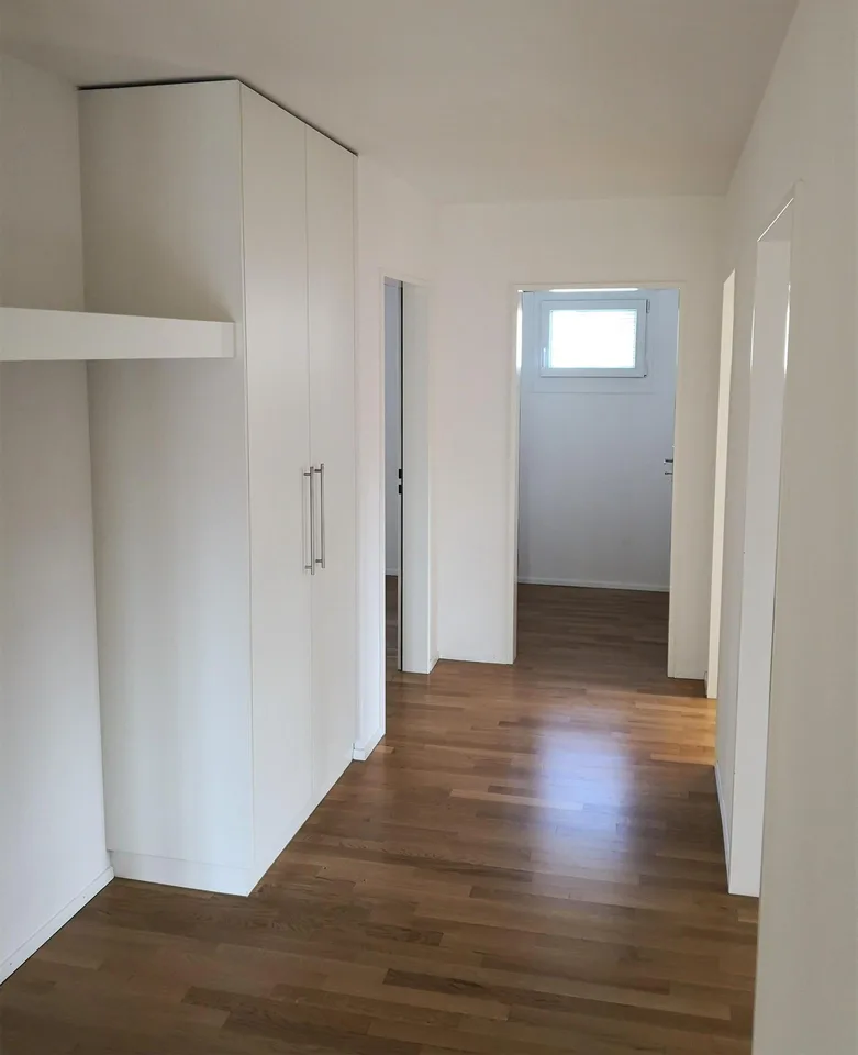 Bel appartement de 4,5 pièces ensoleillé à louer près du Rhin
