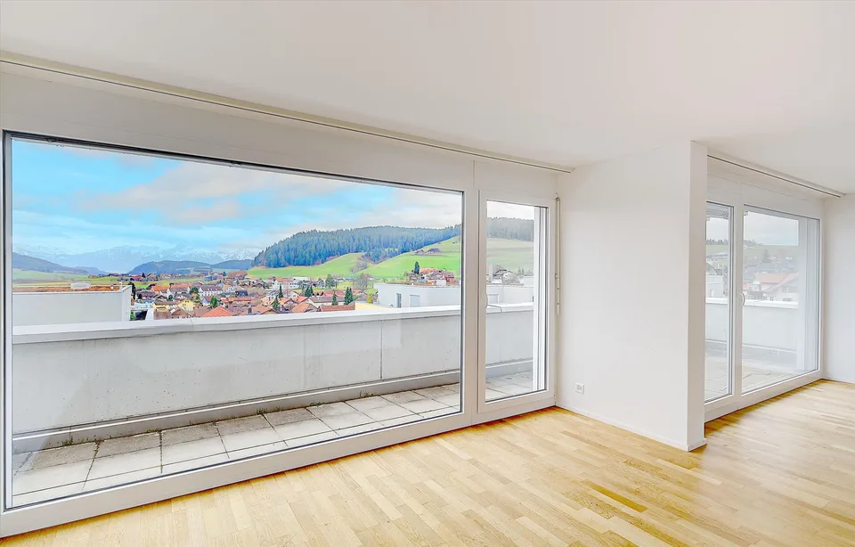 Traumhafte Aussicht auf 46 m² Terrasse geniessen!
