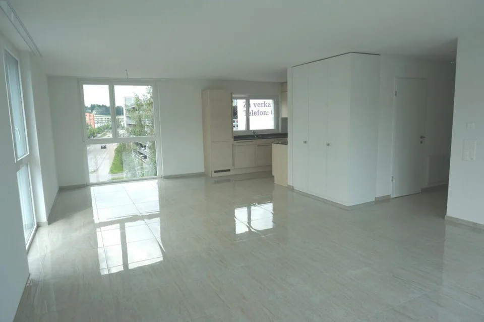 Grosszügige 3.5-Zimmer-Wohnung an guter Lage