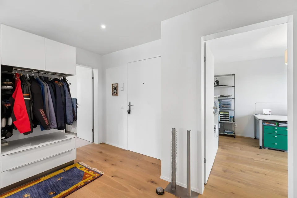 Staufen: Appartamento 4.5 locali moderno con ampio balcone, tranquillo