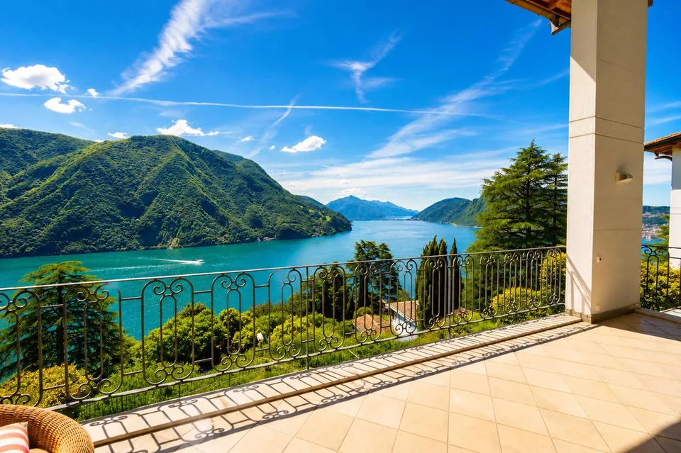 Residenza Secondaria - Duplex di Lusso con Vista Lago Mozzafiato