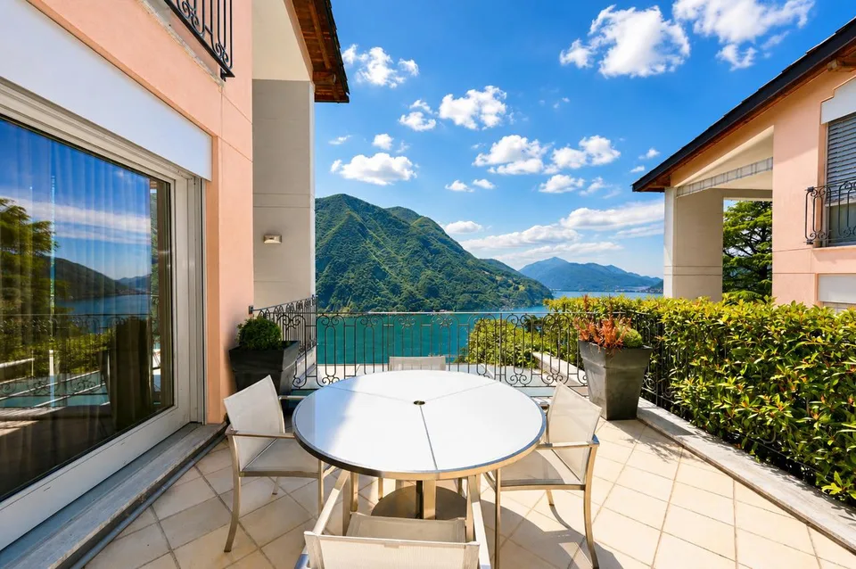Residenza Secondaria - Duplex di Lusso con Vista Lago Mozzafiato