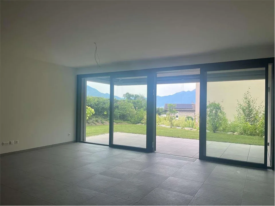Gordola- bellissimo  appartamento 4.5 con grande giardino