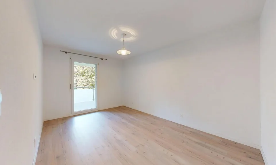 Exklusiv: helle Wohnung mit großem Balkon-Terrasse – Foto 8 von 21