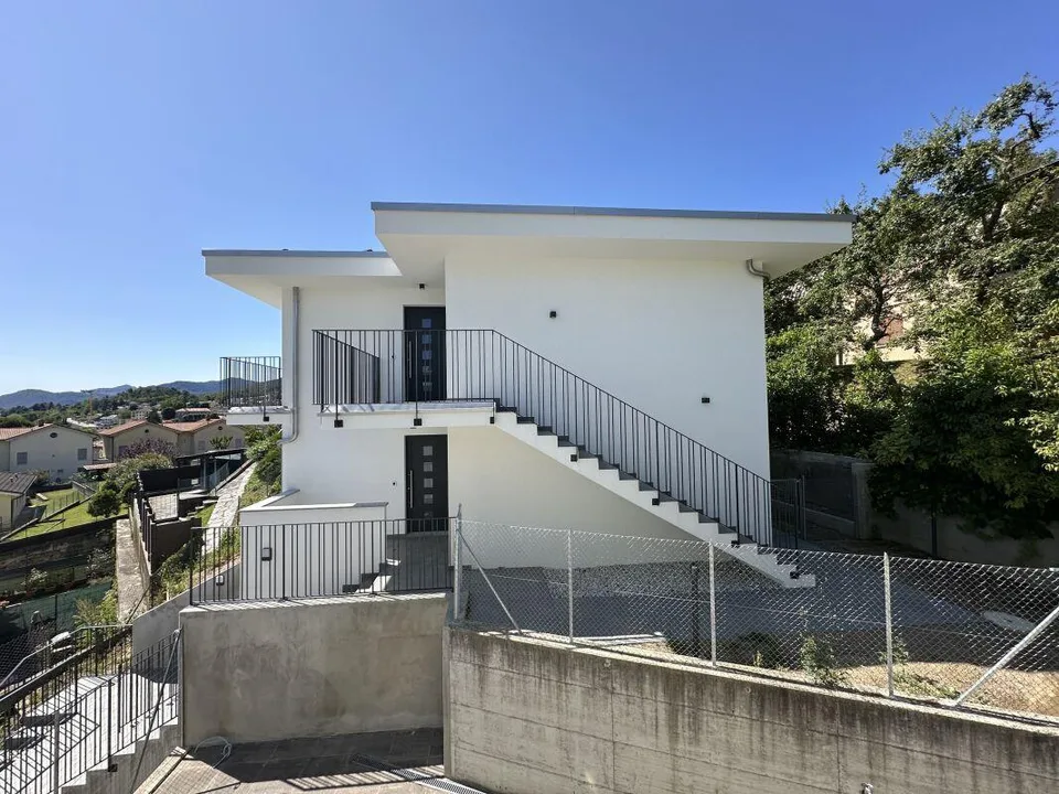 Neue und moderne 3.5-Zimmer-Wohnung, letztes Stockwerk und offene Aussicht Mendrisio Arzo – Foto 13 von 15