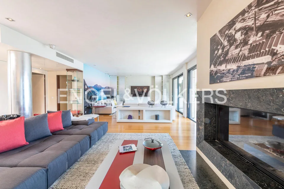 Design-Penthouse mit Panoramablick auf den See