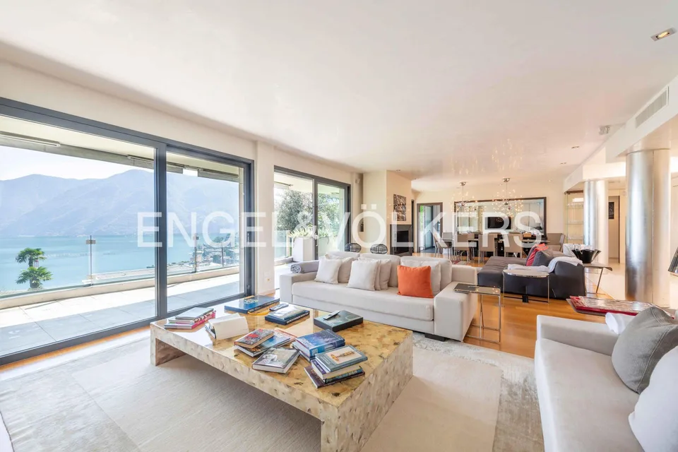 Design-Penthouse mit Panoramablick auf den See
