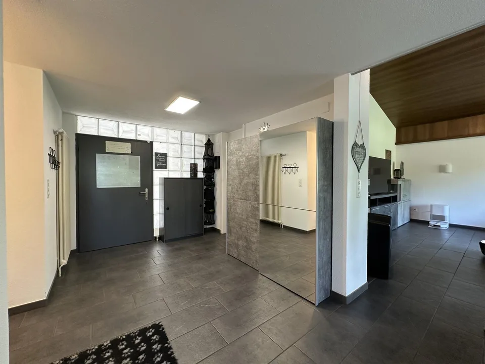Una casa nel verde, con molta privacy in una posizione centrale – foto 9 di 18