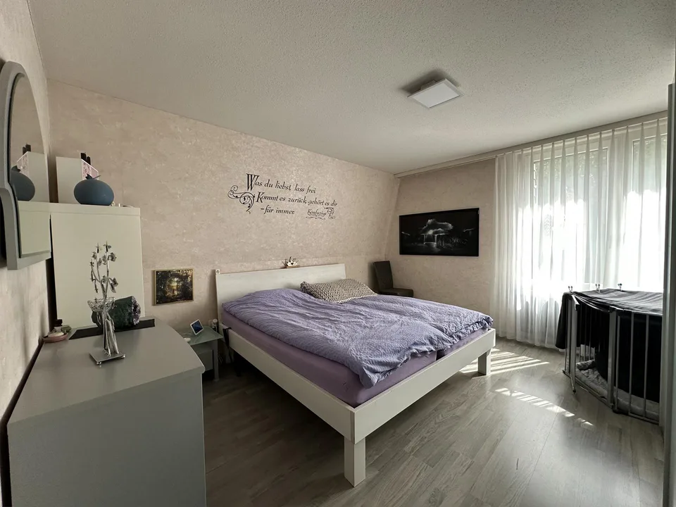 Una casa nel verde, con molta privacy in una posizione centrale – foto 11 di 18