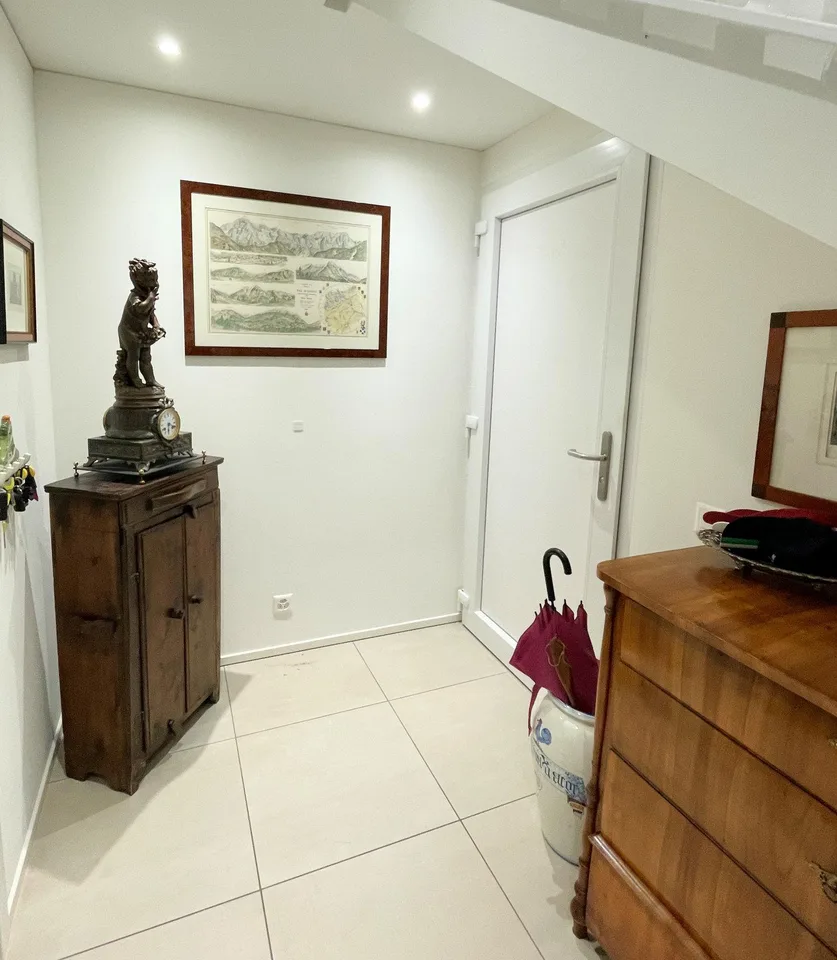 Moderne Villa zwischen Weinbergen und Bergen – Foto 6 von 27