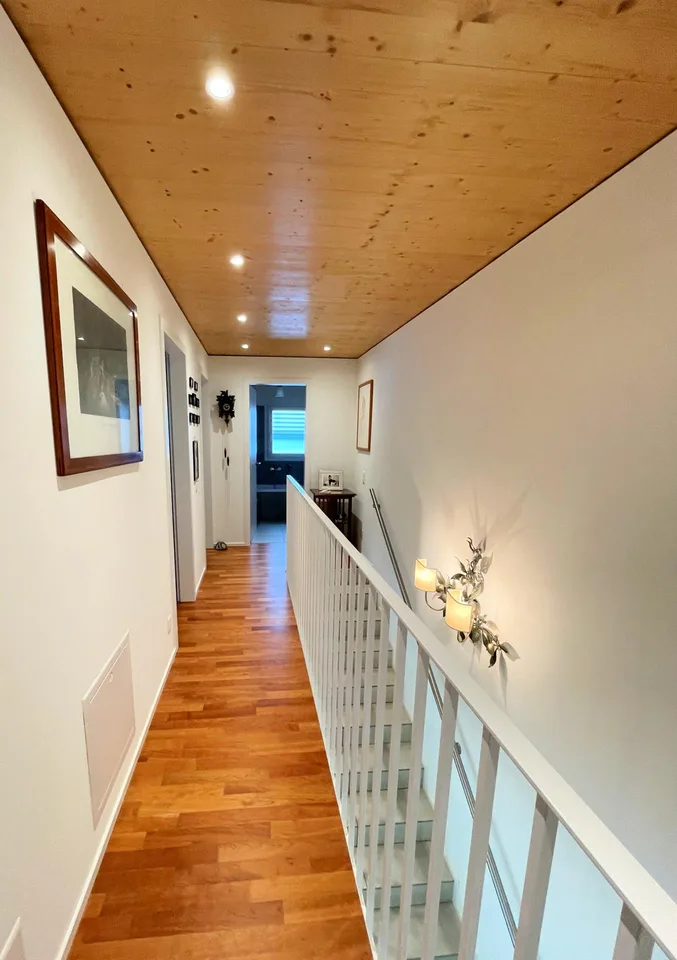Moderne Villa zwischen Weinbergen und Bergen – Foto 17 von 27