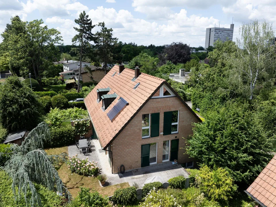 Casa unifamiliare con giardino e box auto – foto 16 di 18