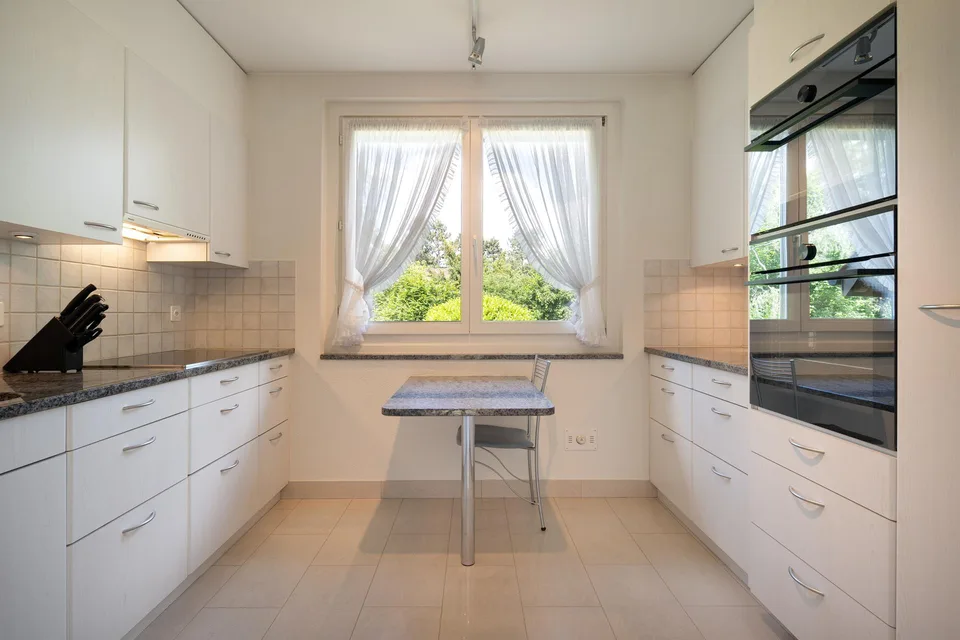 Casa unifamiliare con giardino e box auto – foto 7 di 18