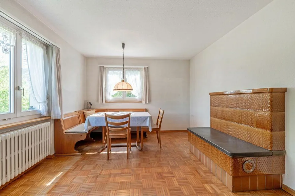 Maison individuelle de 5,5 pièces avec jardin charmant dans un emplacement surélevé