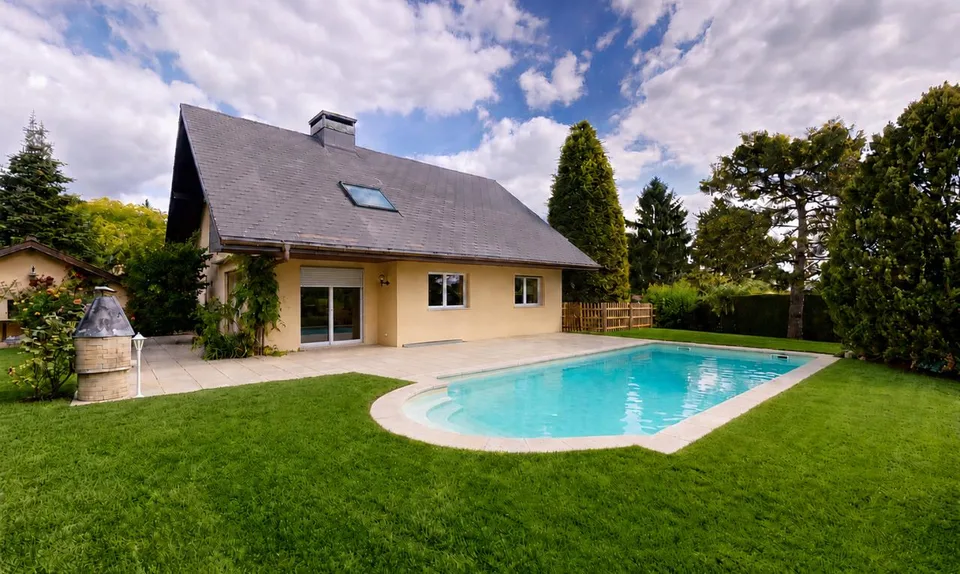 Maison individuelle avec piscine et possibilité d'agrandissement