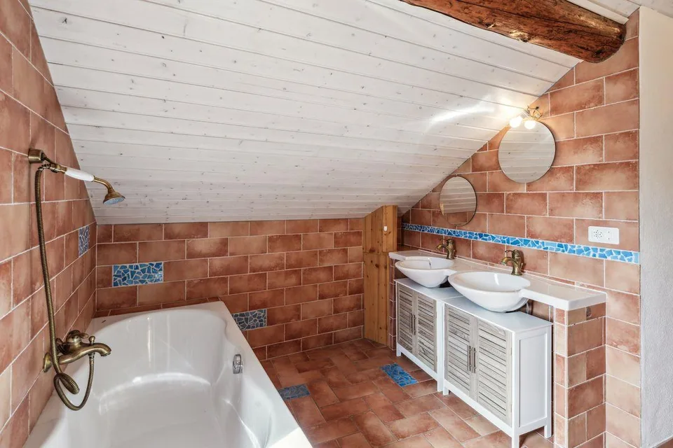 Superbe attique-duplex rénové avec caractère et authenticité – photo 7 sur 10